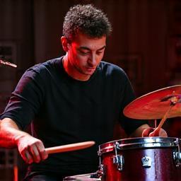 Portret drummer